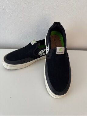 Cariuma Black Slip-On Loafers with White Sole size 5